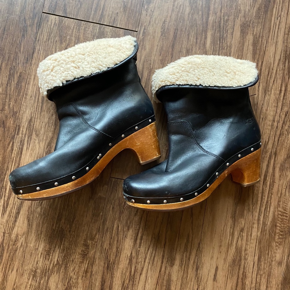 UGG Australia- Lynnea Clog Boots in black size 8